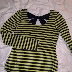 Stripped bow top